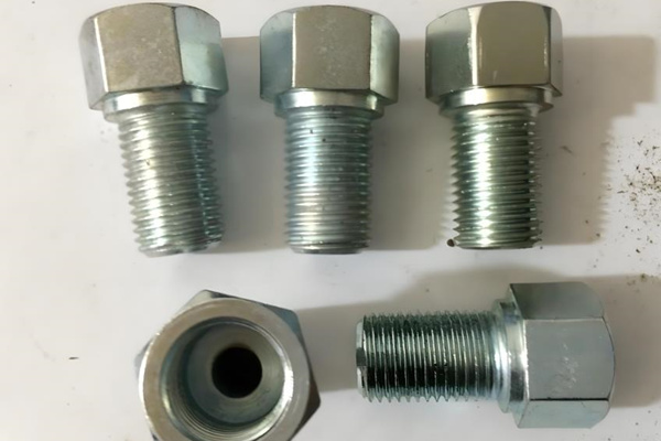 幾種經(jīng)典的內(nèi)六角螺栓防松設(shè)計(jì)，你用過(guò)幾種？